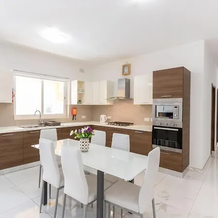 شقة Beautiful 3br In Malta's Touristic Fishing Village By 360 Estates مرسلوك