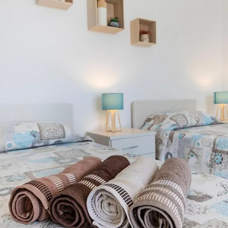 Beautiful 3br In Malta's Touristic Fishing Village By 360 Estates *